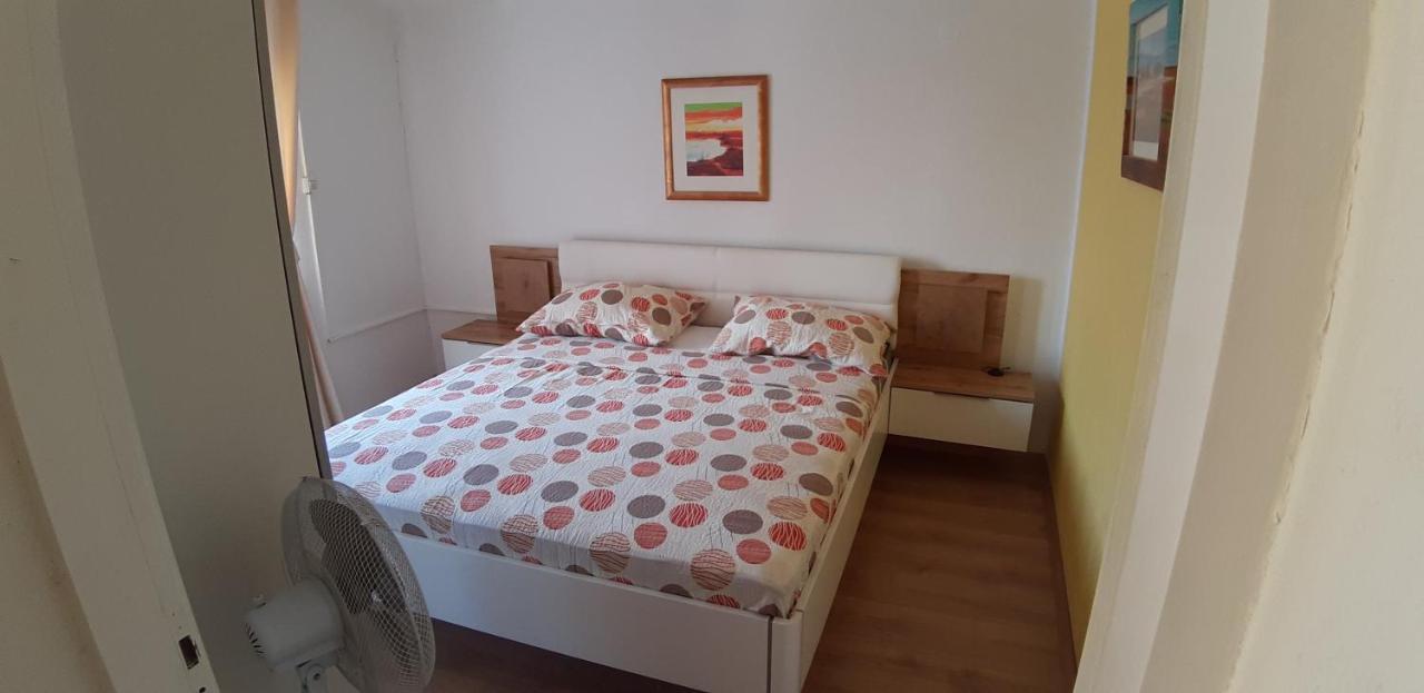 Apartman Jopa Pag Town Zewnętrze zdjęcie